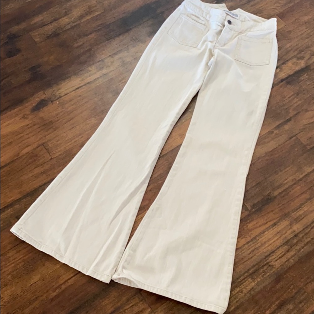 Express 70’s Inspired Bell Bottom Jeans in Cream - Picture 1 of 6